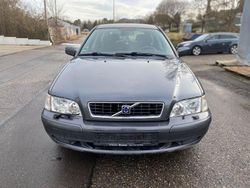 Grau Gebraucht 2001 Volvo V40 Comfort Kombi | 2.799 € (Teuer)
