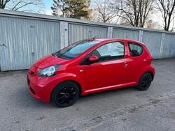 Rot Gebraucht 2007 Toyota Aygo Kleinwagen | 1.300 € (Guter Preis)