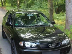 Schwarz Gebraucht 2001 Toyota Corolla Kleinwagen | 1.500 €