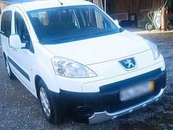 Weiß Gebraucht 2012 Peugeot Partner Van / Kleinbus | 3.999 € (Fairer Preis)