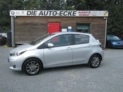 Silber Gebraucht 2014 Toyota Yaris Edition Limousine | 6.950 € (Fairer Preis)