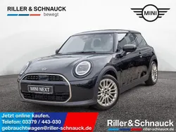 Schwarz Gebraucht 2024 Mini Cooper Favoured Kleinwagen | 28.900 € (Fairer Preis)