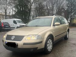 Gold Gebraucht 2001 VW Passat Kombi | 2.250 € (Fairer Preis)