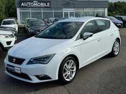 Weiß Gebraucht 2012 Seat Leon Style Limousine | 9.200 € (Teuer)