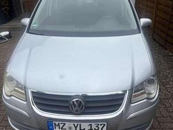 Grau Gebraucht 2006 VW Touran Trendline Van / Kleinbus | 2.950 € (Etwas zu teuer)