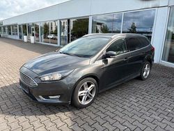 Grau Gebraucht 2016 Ford Focus Titanium Limousine | 5.850 € (Guter Preis)