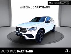 Weiß Gebraucht 2021 Mercedes GLC300e AMG SUV | 40.800 € (Etwas zu teuer)