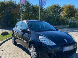 Gebraucht 2011 Renault Clio II Limousine | 1.650 €