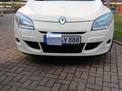 Beige Gebraucht 2011 Renault Fluence Dynamique Limousine | 5.800 €