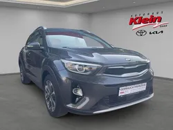 Grau Gebraucht 2017 Kia Stonic Spirit SUV | 11.560 € (Fairer Preis)