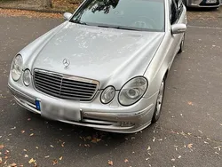 Silber Gebraucht 2003 Mercedes E270 Limousine | 5.500 € (Teuer)