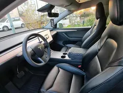 Weiß Gebraucht 2024 Tesla Model Y Long Range RWD SUV | 48.000 €
