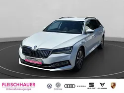 Weiss Gebraucht 2022 Skoda Superb Ambition Kombi | 26.440 € (Fairer Preis)