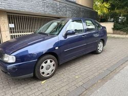 Blau Gebraucht 2001 VW Polo Classicline Limousine | 1.500 € (Fairer Preis)
