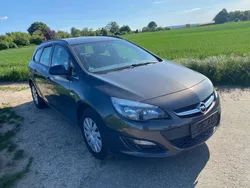 Plat.anthr./rogrey/0j:silbergr Gebraucht 2016 Opel Astra Edition Kombi | 3.999 € (Superpreis)