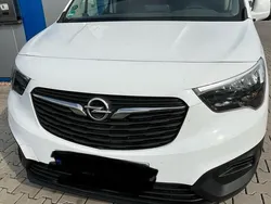 Weiß Gebraucht 2021 Opel Combo Van / Kleinbus | 10.500 €