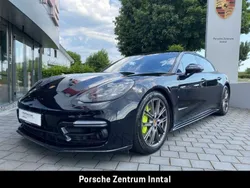 Tiefschwarzmetallic Gebraucht 2021 Porsche Panamera Turbo S Executive Limousine | 75.945 €
