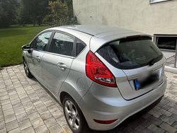 Silber Gebraucht 2010 Ford Fiesta Kleinwagen | 5.300 € (Etwas zu teuer)