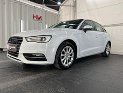 Weiß Gebraucht 2016 Audi A3 Sportback Attraction Kleinwagen | 13.399 € (Fairer Preis)