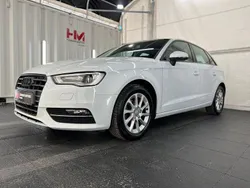 Weiß Gebraucht 2016 Audi A3 Sportback Attraction Limousine | 13.890 € (Fairer Preis)