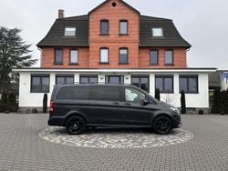 Grau Gebraucht 2022 Mercedes V300 AMG Van / Kleinbus | 41.950 € (Guter Preis)