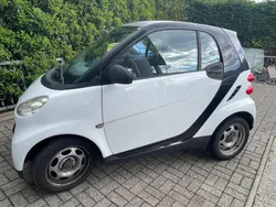 Weiß Gebraucht 2009 Smart ForTwo Coupé Pure Coupé | 2.000 € (Fairer Preis)