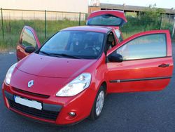 Rot Gebraucht 2009 Renault Clio II Dynamique Kleinwagen | 2.300 € (Fairer Preis)