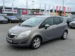 Grau Gebraucht 2011 Opel Meriva Design Edition Van / Kleinbus | 3.950 € (Fairer Preis)