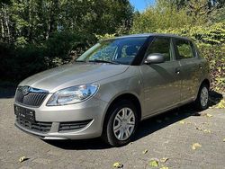 Grau Gebraucht 2014 Skoda Fabia Cool Edition Kleinwagen | 6.800 € (Fairer Preis)