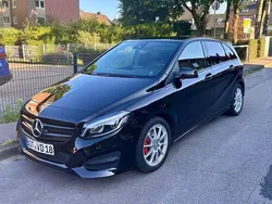 Schwarz Gebraucht 2015 Mercedes B200 Van / Kleinbus | 12.500 € (Fairer Preis)