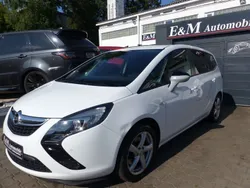 Weiß Gebraucht 2015 Opel Zafira Tourer Edition Van / Kleinbus | 6.680 € (Superpreis)