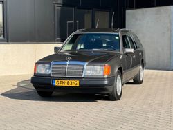 Braun Gebraucht 1988 Mercedes 300 Kombi | 12.995 €