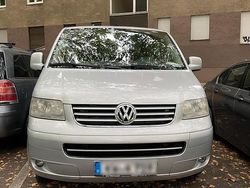 Silber Gebraucht 2005 VW Caravelle Van / Kleinbus | 7.999 €