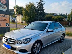 Silber Gebraucht 2017 Mercedes E250 Limousine | 25.000 €