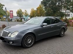 Blau Gebraucht 2007 Mercedes E320 Limousine | 4.300 € (Superpreis)