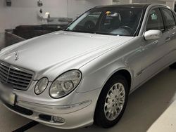 Silber Gebraucht 2002 Mercedes E220 Limousine | 6.700 € (Teuer)