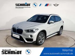 Mineralweiß metallic Gebraucht 2018 BMW X1 Sport Line SUV | 19.890 € (Guter Preis)