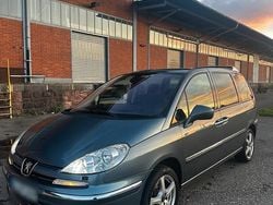 Grau Gebraucht 2011 Peugeot 807 Van / Kleinbus | 4.444 €