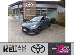Grau Neu 2025 Toyota Yaris Hybrid Sport Limousine | 34.960 € (Etwas zu teuer)