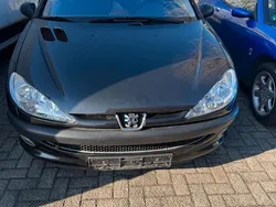 Schwarz Gebraucht 2003 Peugeot 206 Kleinwagen | 1.000 € (Superpreis)