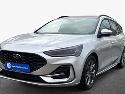 Silber Gebraucht 2023 Ford Focus ST-Line Kombi | 25.423 € (Guter Preis)