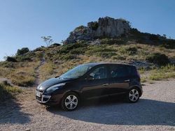 Schwarz Gebraucht 2011 Renault Scénic III Van / Kleinbus | 2.650 € (Fairer Preis)