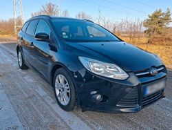 Schwarz Gebraucht 2012 Ford Focus Kombi | 3.799 € (Guter Preis)