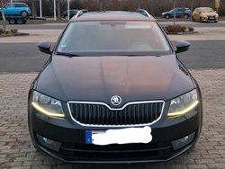 Schwarz Gebraucht 2014 Skoda Octavia Kombi | 8.200 € (Guter Preis)