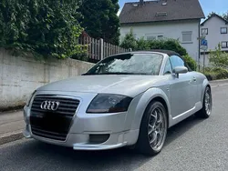 Silber Gebraucht 2004 Audi TT Roadster Sport Cabrio | 12.250 €