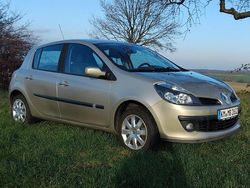 Gold Gebraucht 2006 Renault Clio III Kleinwagen | 3.300 € (Fairer Preis)
