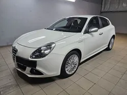 Weiß Gebraucht 2013 Alfa Romeo Giulietta Turismo Kleinwagen | 6.900 € (Fairer Preis)
