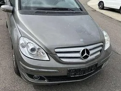 Kometgrau metalliclack Gebraucht 2006 Mercedes B170 Van / Kleinbus | 1.999 € (Superpreis)