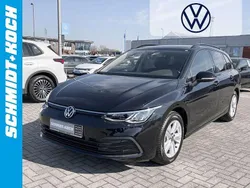 Deep black perleffekt Gebraucht 2023 VW Golf VIII Life Kombi | 29.970 € (Etwas zu teuer)