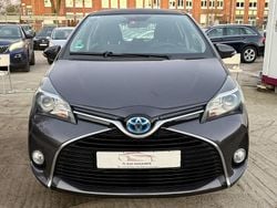 Grey metallic Gebraucht 2014 Toyota Yaris Hybrid Comfort Kleinwagen | 10.499 € (Fairer Preis)